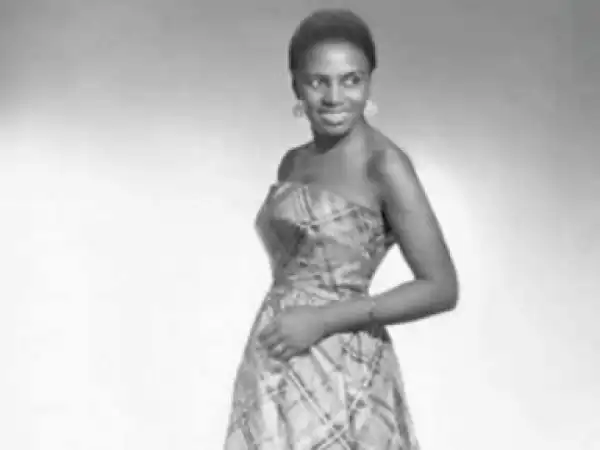 Zenzile Miriam Makeba - Erev Shel Shoshanim